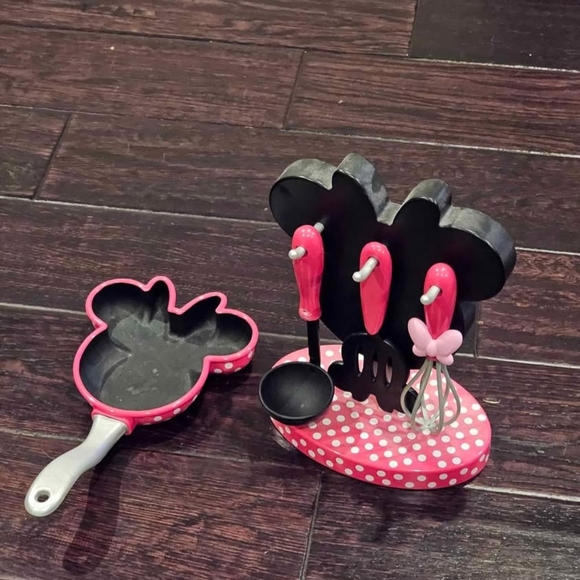 Pink and Black Minnie Mouse Doll Set with Accessories - Picture 1 of 1